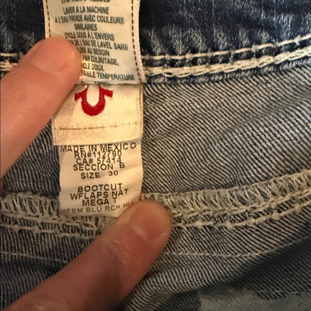 True Religion Blue Jeans with White Accents - Picture 8 of 8